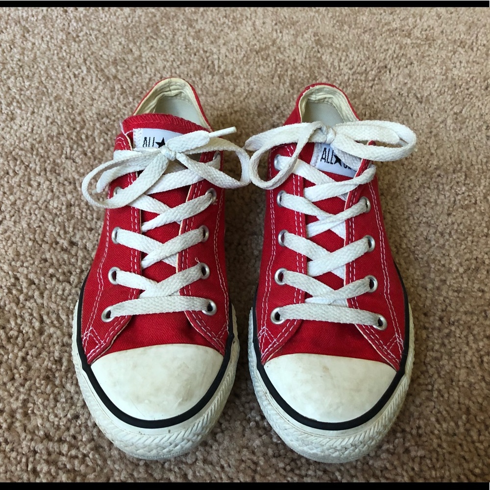 Kids/ Women's 6.5 Converse